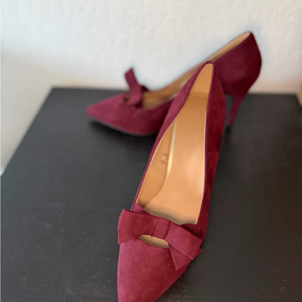 Ann Taylor Burgundy Heels with Bow Detail - Picture 5 of 9